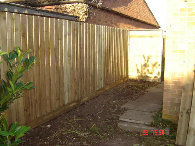 Long Run of Featherboard Fencing in Claverdon Warwickshire